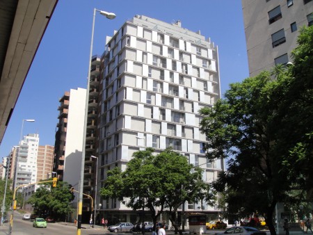 EDIFICIO ATTICA_Arq. Adolfo Mondejar